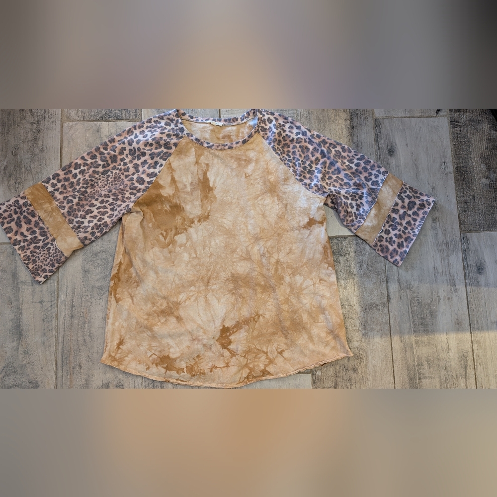 Easel Leopard Print Top